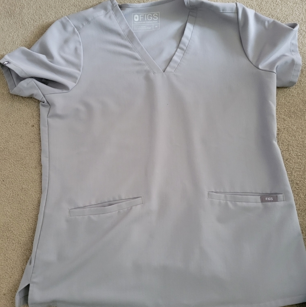 Figs Casma Three Pocket Scrub Top Cement Medium